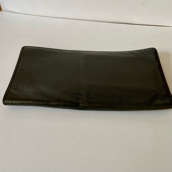 Louis Vuitton, Black Taiga Leather Unisex Long Wallet 7.5 x 4in - Picture 3 of 11